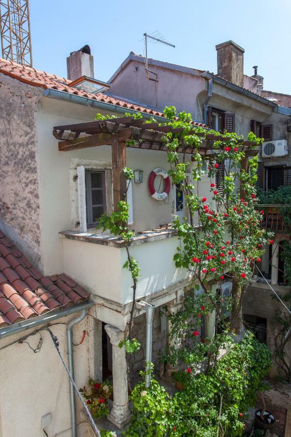 Barbarossa House With Parking Daire Cres Dış mekan fotoğraf